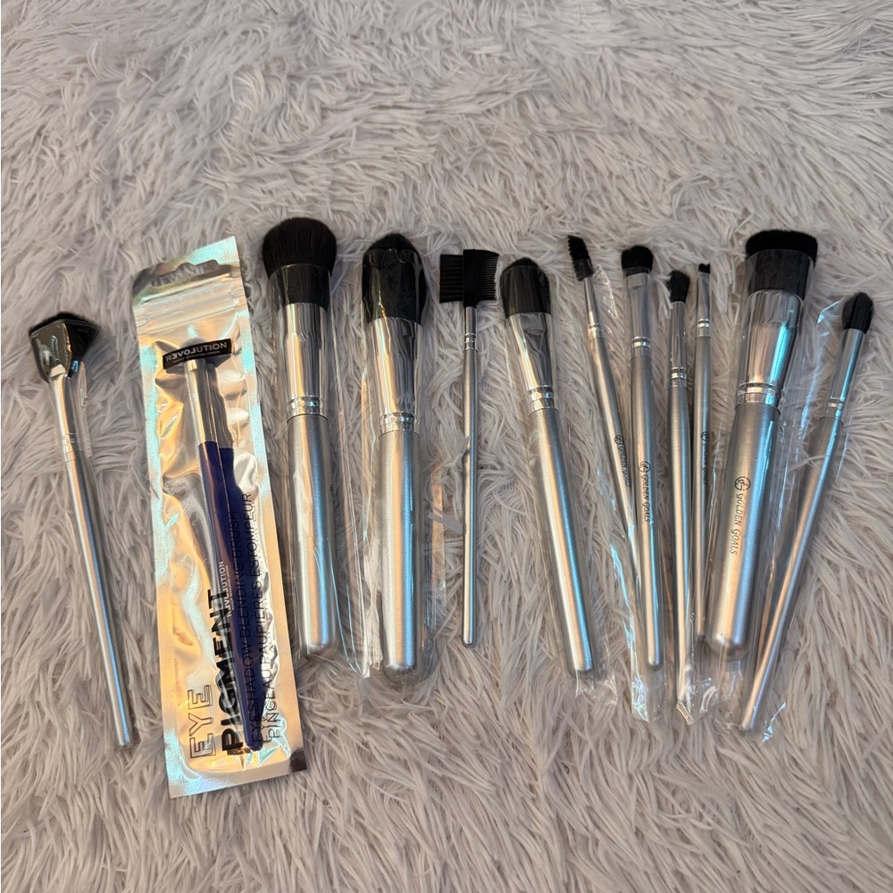 Silver Makeup Brush Set brand new